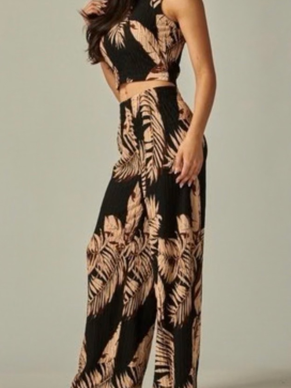 (#36) Crinkle Tank & Wide Leg Pant Set in Black Tropical (medium)